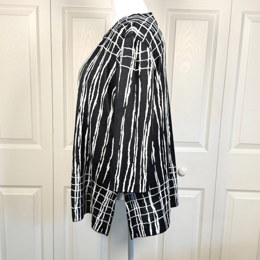 Ming Wang Black White Abstract Grid Knit Cardigan Jacket XL Hook Eye Closure - Picture 3 of 9